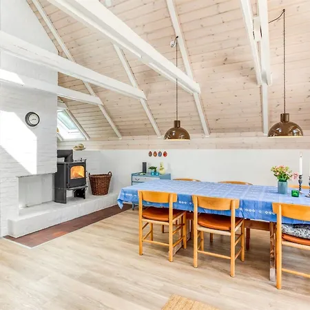 Casa de Férias Frodde - 200m From The Sea By Interhome *